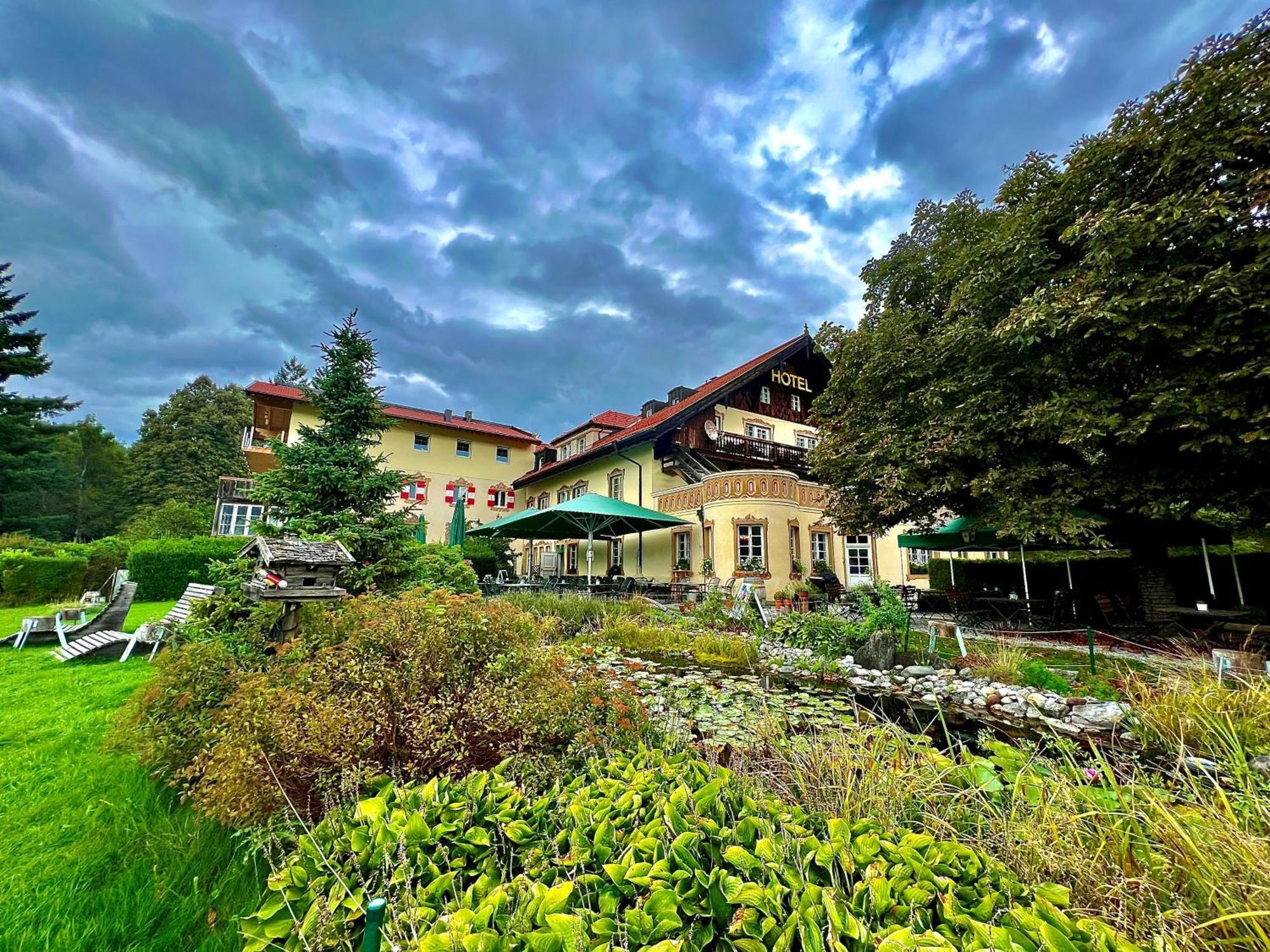 Hotel Restaurant Gruenwalderhof Patsch Esterno foto